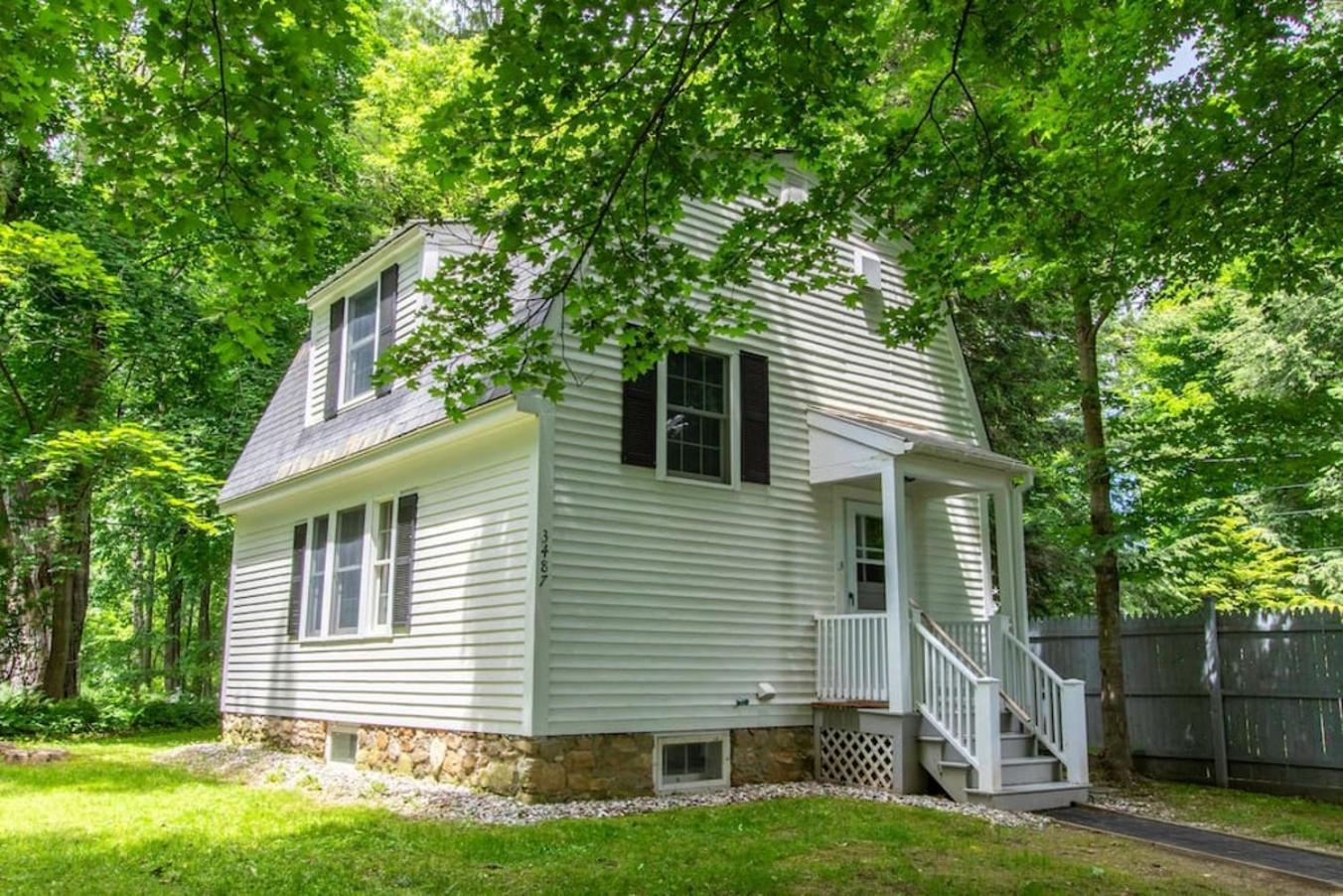Quintessential Vt Cottage In Manchester Village Exterior foto